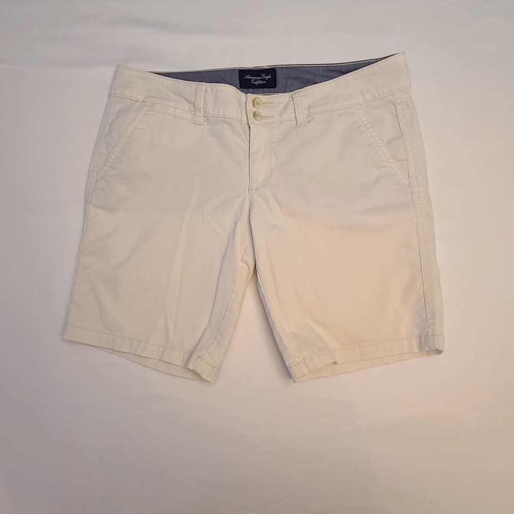 American Eagle Outfitters Cream Stretch Shorts Size 6